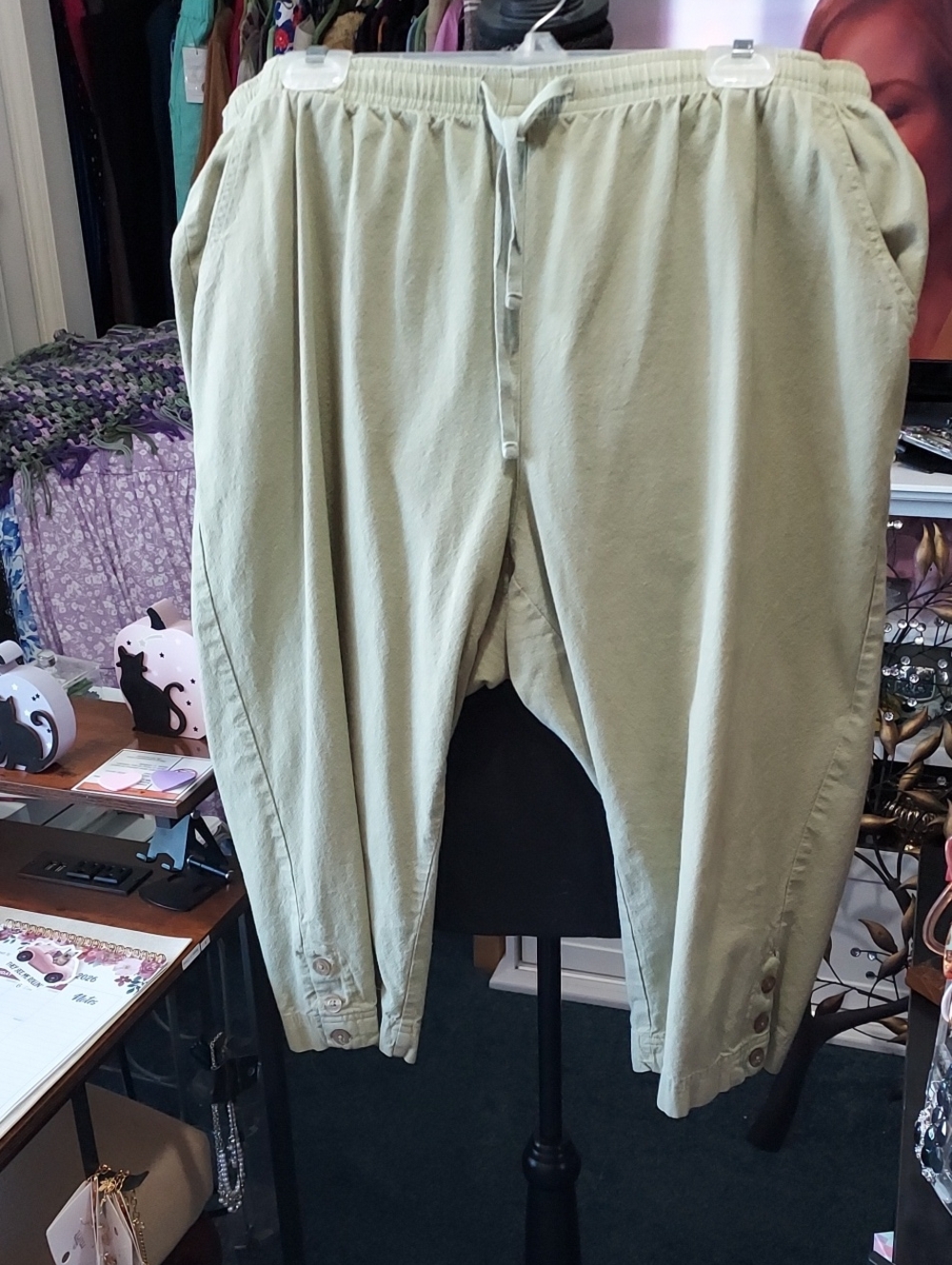 Relaxed Drawstring Capris in Light Olive